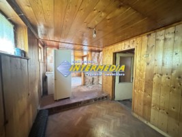 okazie-casa-4-camere-2-bai-2-bucatarii-anexe-garaj-curte-pavata-de-vanzare-in-alba-iulia-zona-centru-18