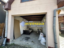okazie-casa-4-camere-2-bai-2-bucatarii-anexe-garaj-curte-pavata-de-vanzare-in-alba-iulia-zona-centru-24