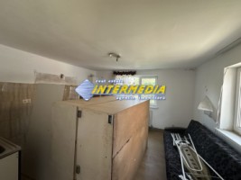 okazie-casa-4-camere-2-bai-2-bucatarii-anexe-garaj-curte-pavata-de-vanzare-in-alba-iulia-zona-centru-28