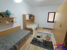 inchiriez-apartament-3-camere-recent-renovat-zona-strand-4