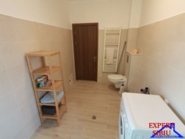 inchiriez-apartament-3-camere-recent-renovat-zona-strand-10