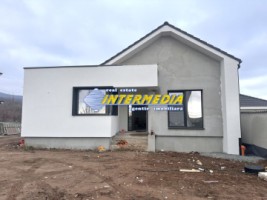casa-noua-frumoasa-pe-parter-120-mp-utili-pivnita-finisata-la-cheie-0