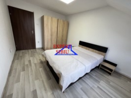 inchiriez-apartament-4-camere-spatiosrecent-renovat-zona-turnisor-3