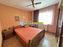 vanzare-apartament-3-camere-decomandat-2-bai-balcon-mare-parcare-zona-termopane-izolat-exterior-finisat-si-mobilat-1