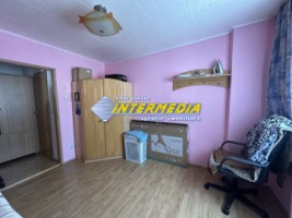 vanzare-apartament-3-camere-decomandat-2-bai-balcon-mare-parcare-zona-termopane-izolat-exterior-finisat-si-mobilat-8