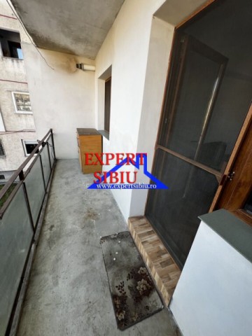 inchiriez-apartament-2-camere-decomandat-zona-strand-9