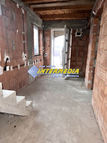 casa-noua-la-rosu-teren-1000-mp-toate-utilitatile-cu-pivnita-10