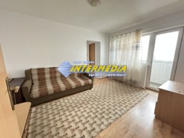 apartament-de-inchiriat-3-camere-etaj-3-zona-cetate-0