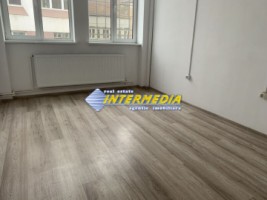 spatiu-de-inchiriat-in-centru-finante-finisat-complet-11