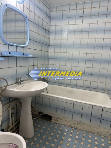 apartament-i-3-camere-i-etaj-1-i-cetate-i-70-mp-i-mobilat-complet-3