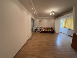 chirie-apartament-3-camere-zona-primaverii-bcr-etaj-1-7