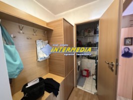 vanzare-apartament-3-camere-decomandat-2-bai-balcon-mare-parcare-zona-termopane-izolat-exterior-finisat-si-mobilat-17