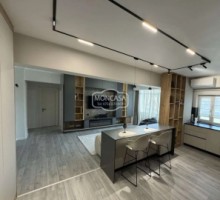 apartament-4-camere-transformat-in-3-zona-piata-mare-etaj-1-2