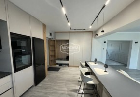 apartament-4-camere-transformat-in-3-zona-piata-mare-etaj-1-4