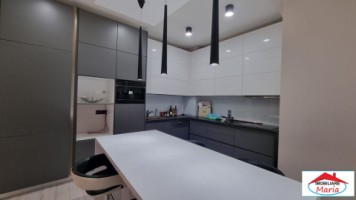 apartament-4-camere-central-in-bloc-cu-lift-0