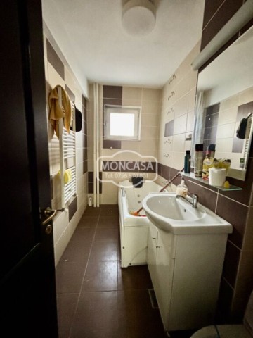 ideal-pentru-sediu-firma-salon-3-camere-parter-primaverii-1