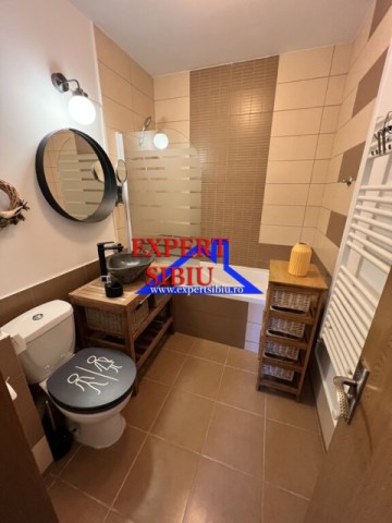 inchiriez-casa-3-camere-decomandate-tip-duplex-calea-cisnadiei-7