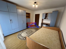 inchiriez-apartament-3-camere-decomandat-renovat-zona-selimbar-6