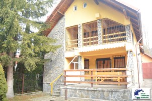 casa-de-vacanta-situata-in-busteni-piatra-arsa-4