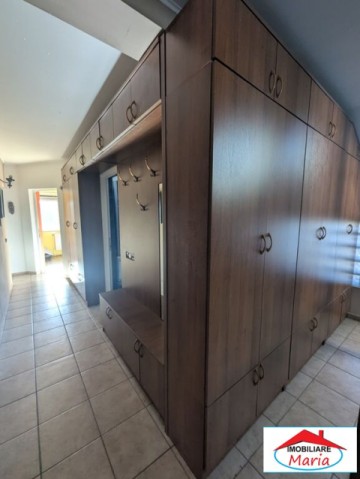 casa-solida-cu-teren-719-mp-in-piata-titulescu-17