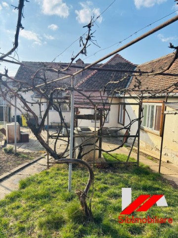 casa-saseasca-cu-teren-2000-mp-cu-dublu-acces-de-vanzare-in-hamba-5