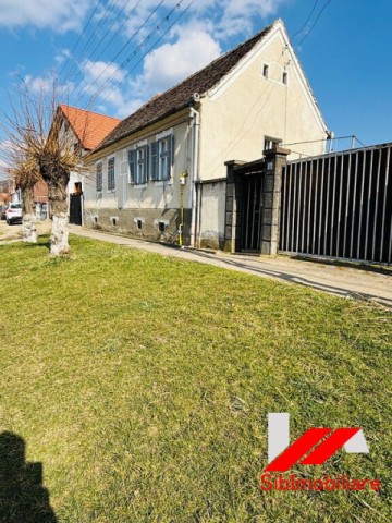 casa-saseasca-cu-teren-2000-mp-cu-dublu-acces-de-vanzare-in-hamba-3