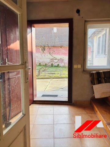 casa-saseasca-cu-teren-2000-mp-cu-dublu-acces-de-vanzare-in-hamba-14