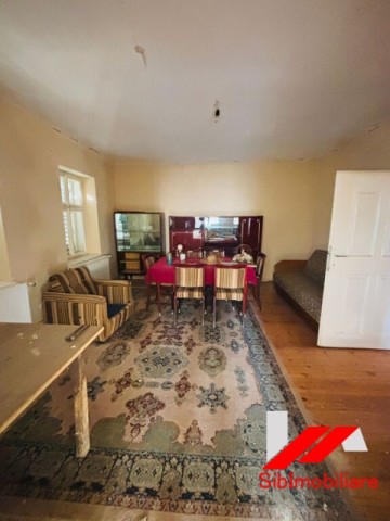casa-saseasca-cu-teren-2000-mp-cu-dublu-acces-de-vanzare-in-hamba-12