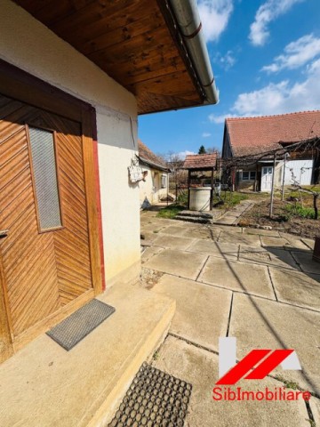casa-saseasca-cu-teren-2000-mp-cu-dublu-acces-de-vanzare-in-hamba-22