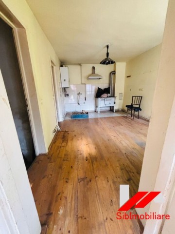 casa-saseasca-cu-teren-2000-mp-cu-dublu-acces-de-vanzare-in-hamba-17