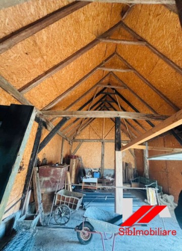 casa-saseasca-cu-teren-2000-mp-cu-dublu-acces-de-vanzare-in-hamba-25