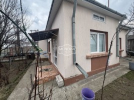 casa-si-teren-in-stauceni-la-strada-principala-9