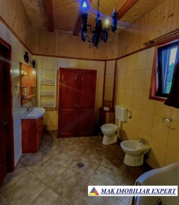 vila-8-cam-teren-1900-mp-in-central-campulung-muscel-arges-4