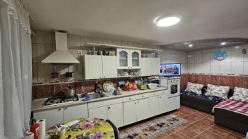 zona-afi-palace-casa-la-pret-de-apartament-2-camere-central-20