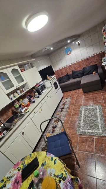 zona-afi-palace-casa-la-pret-de-apartament-2-camere-central-22