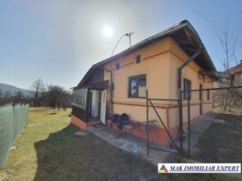 casa-vacanta-2-camere-teren-1295-mp-in-marcus-campulung-ag-1