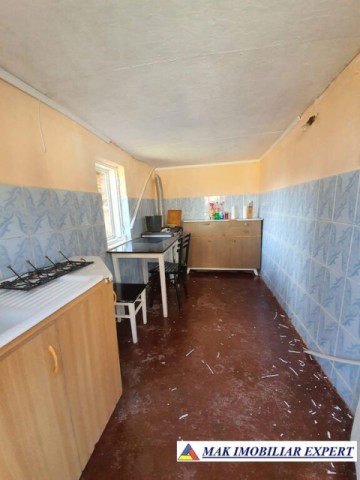 casa-vacanta-2-camere-teren-1295-mp-in-marcus-campulung-ag-41