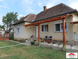 casa-in-micula-cu-teren-34-arii-1