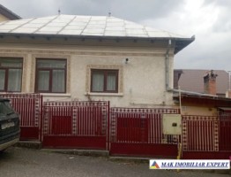 de-vanzare-casa-2-camere-central-campulung-muscel-arges