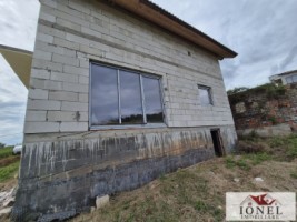 casa-la-rosu-de-vanzare-in-alba-iulia-1