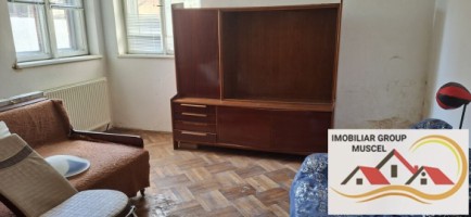 vanzare-vila-interbelica-ultracentral-decomandata-cu-6-camere-3-bai-3-holuri-bucatarie-si-terasa-cu-o-suprafata-de-teren-282-mp-super-oferta-pret-de-80000-de-euro-negociabil-10