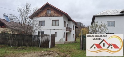 vanzare-casa-in-balilesti-cu-4-camere-si-un-living-avand-doua-terase-atat-la-parter-cat-si-la-etaj-intr-o-zona-linistita-si-pitoreasca-cu-o-suprafata-de-teren-1138-mp-la-pretul-de-48000-euro-negociabil-casa-are-o-suprafata-construita-de-120-mp-1