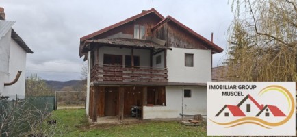 vanzare-casa-in-balilesti-cu-4-camere-si-un-living-avand-doua-terase-atat-la-parter-cat-si-la-etaj-intr-o-zona-linistita-si-pitoreasca-cu-o-suprafata-de-teren-1138-mp-la-pretul-de-48000-euro-negociabil-casa-are-o-suprafata-construita-de-120-mp-2
