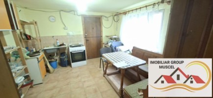 vanzare-casa-in-balilesti-cu-4-camere-si-un-living-avand-doua-terase-atat-la-parter-cat-si-la-etaj-intr-o-zona-linistita-si-pitoreasca-cu-o-suprafata-de-teren-1138-mp-la-pretul-de-48000-euro-negociabil-casa-are-o-suprafata-construita-de-120-mp-15