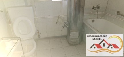 vanzare-casa-in-balilesti-cu-4-camere-si-un-living-avand-doua-terase-atat-la-parter-cat-si-la-etaj-intr-o-zona-linistita-si-pitoreasca-cu-o-suprafata-de-teren-1138-mp-la-pretul-de-48000-euro-negociabil-casa-are-o-suprafata-construita-de-120-mp-25