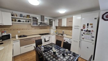 baicoi-casa-pretabila-locuit-firmaactivitati-comerciale-20