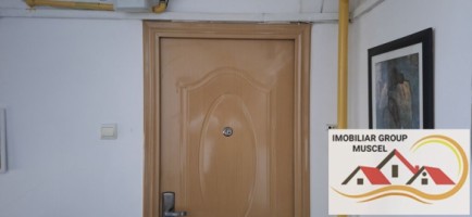 inchiriere-apartament-cu-4-camere-si-2-balcoane-complect-mobilat-cofort-1-la-etaj-1-ultracentral-in-campulung-la-pretul-de-300-euro-luna-1