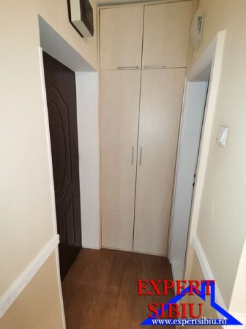 inchiriez-garsoniera-decomandata-renovatazona-garii-6