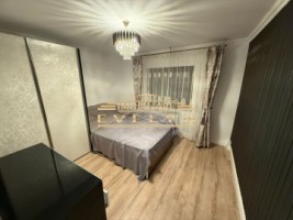 apartament-3-camere-modern-zona-piata-mare-parter-70-mp-renovat-total-2