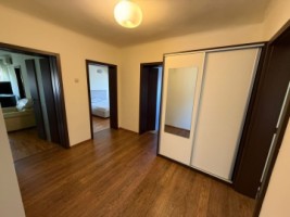 cantacuzino-etaj-casa-din-1980-curte-proprie-330mp-4